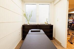 Best Western Plus Embassy Hotel
