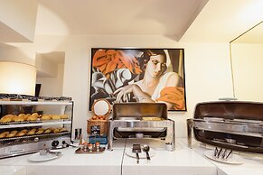Best Western Plus Embassy Hotel