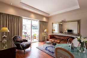 Best Western Plus Embassy Hotel