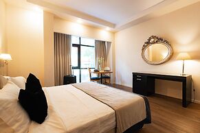Best Western Plus Embassy Hotel