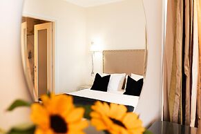 Best Western Plus Embassy Hotel