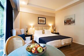 Best Western Plus Embassy Hotel