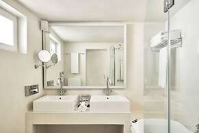 Vedema, a Luxury Collection Resort, Santorini