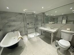 New House Country Hotel
