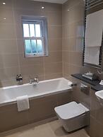 New House Country Hotel