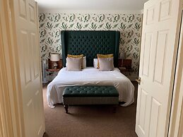 New House Country Hotel