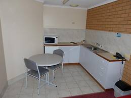 Blue Whale Motor Inn & Apartments