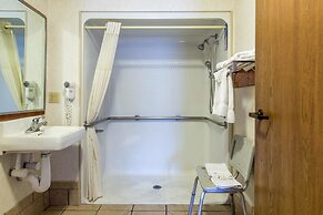 Quality Inn & Suites University