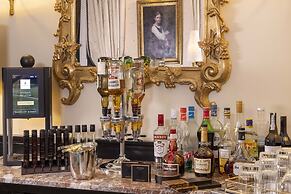 West End Hotel