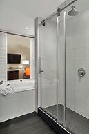 Delta Hotels by Marriott Edmonton Centre Suites
