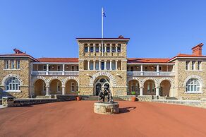 Metro Hotel Perth