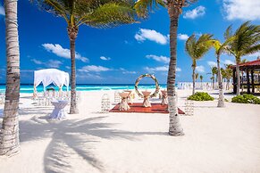 Sunscape Cancun All-Inclusive Resort & Spa by Hyatt