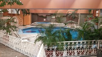 Country Plaza