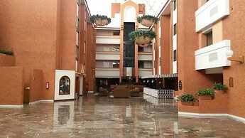 Country Plaza