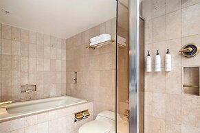 Metropolitan Hotel Vancouver by Marriott
