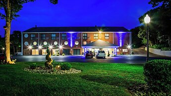 Cape Cod Hotel