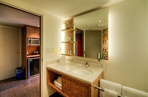 Adara Hotel
