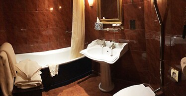 Coombe Abbey Hotel