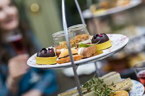 Coombe Abbey Hotel