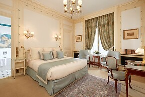 Hotel Raphael
