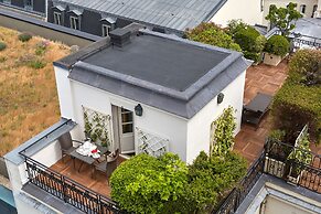 Hotel Raphael