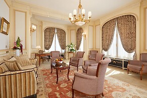 Hotel Raphael