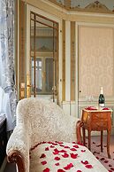 Hotel Raphael
