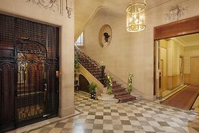 Hotel Raphael
