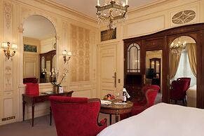 Hotel Raphael