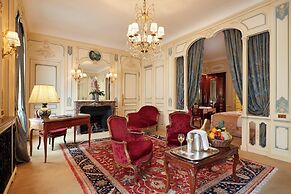 Hotel Raphael