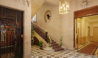 Hotel Raphael