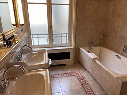 Hotel Raphael
