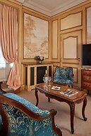 Hotel Raphael