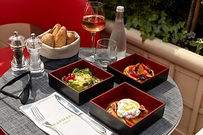 Hotel Raphael