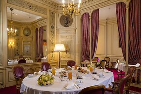 Hotel Raphael