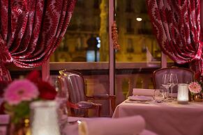 Hotel Raphael