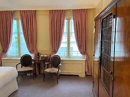 Hotel Raphael