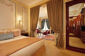 Hotel Raphael