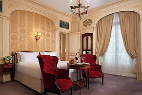 Hotel Raphael