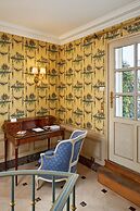 Hotel Raphael