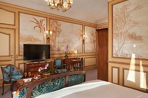 Hotel Raphael