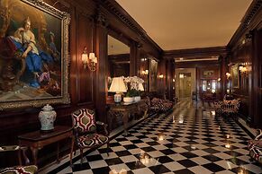 Hotel Raphael
