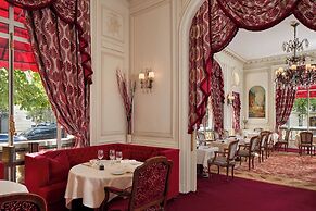 Hotel Raphael