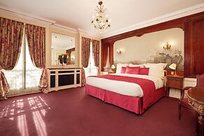 Hotel Raphael