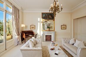Hotel Raphael