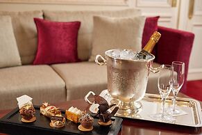 Hotel Raphael