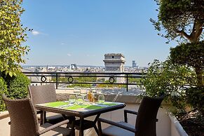 Hotel Raphael