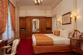 Hotel Raphael