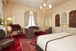 Hotel Raphael