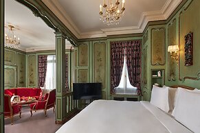 Hotel Raphael